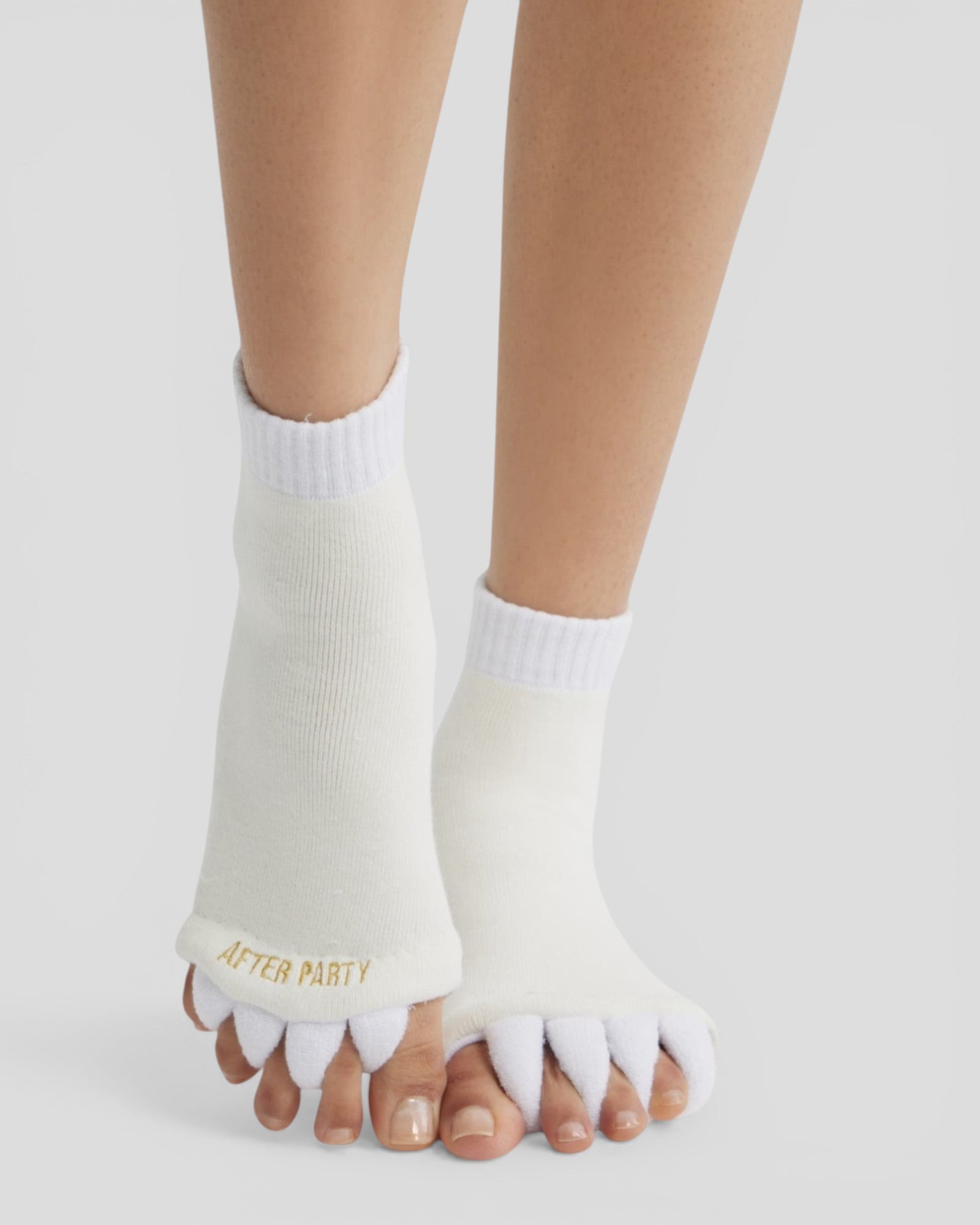 The After Party Foot Relief Socks - Coconut Creme