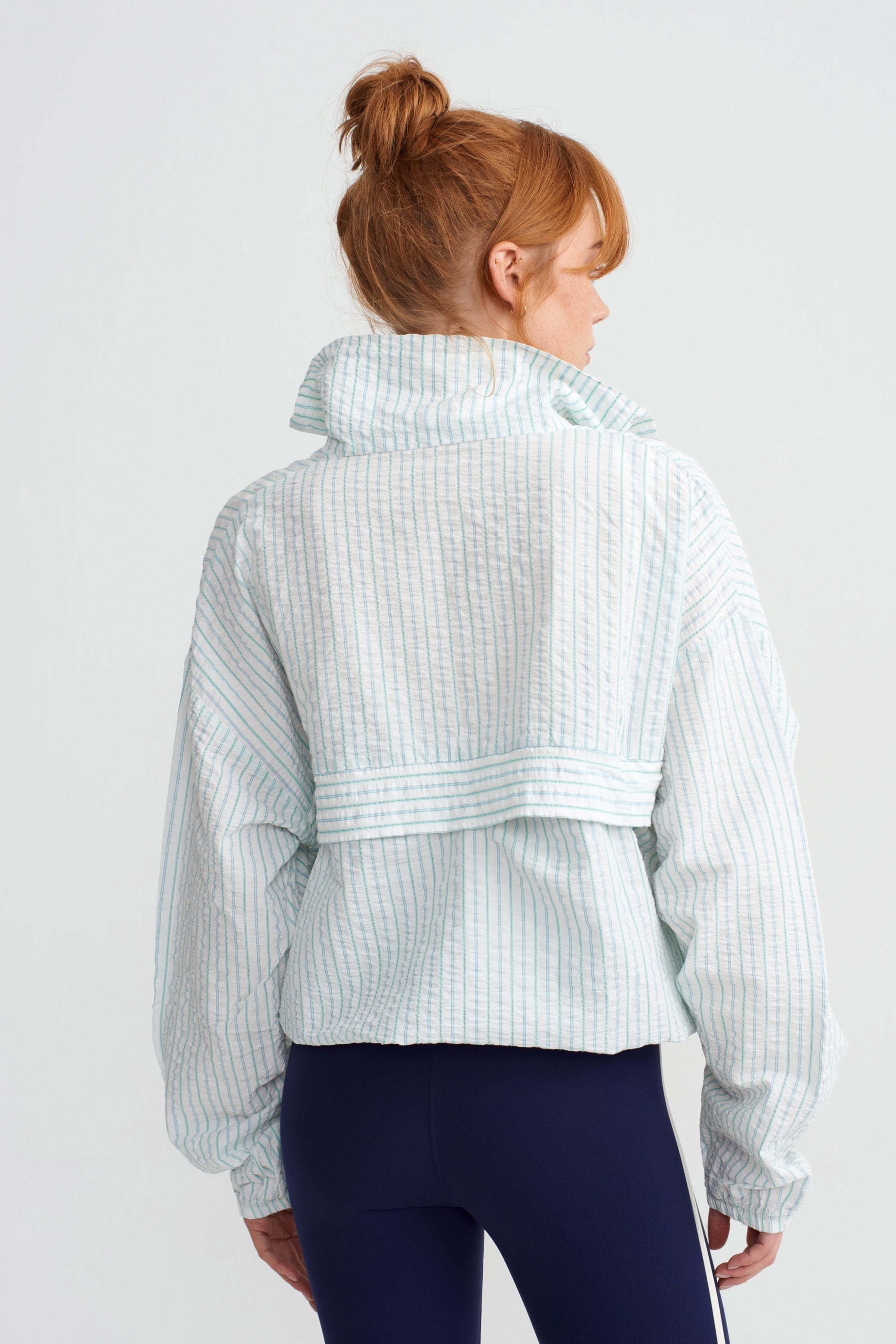 KRINKLE SWEATSHIRT – Seersucker – WHITE STRIPED