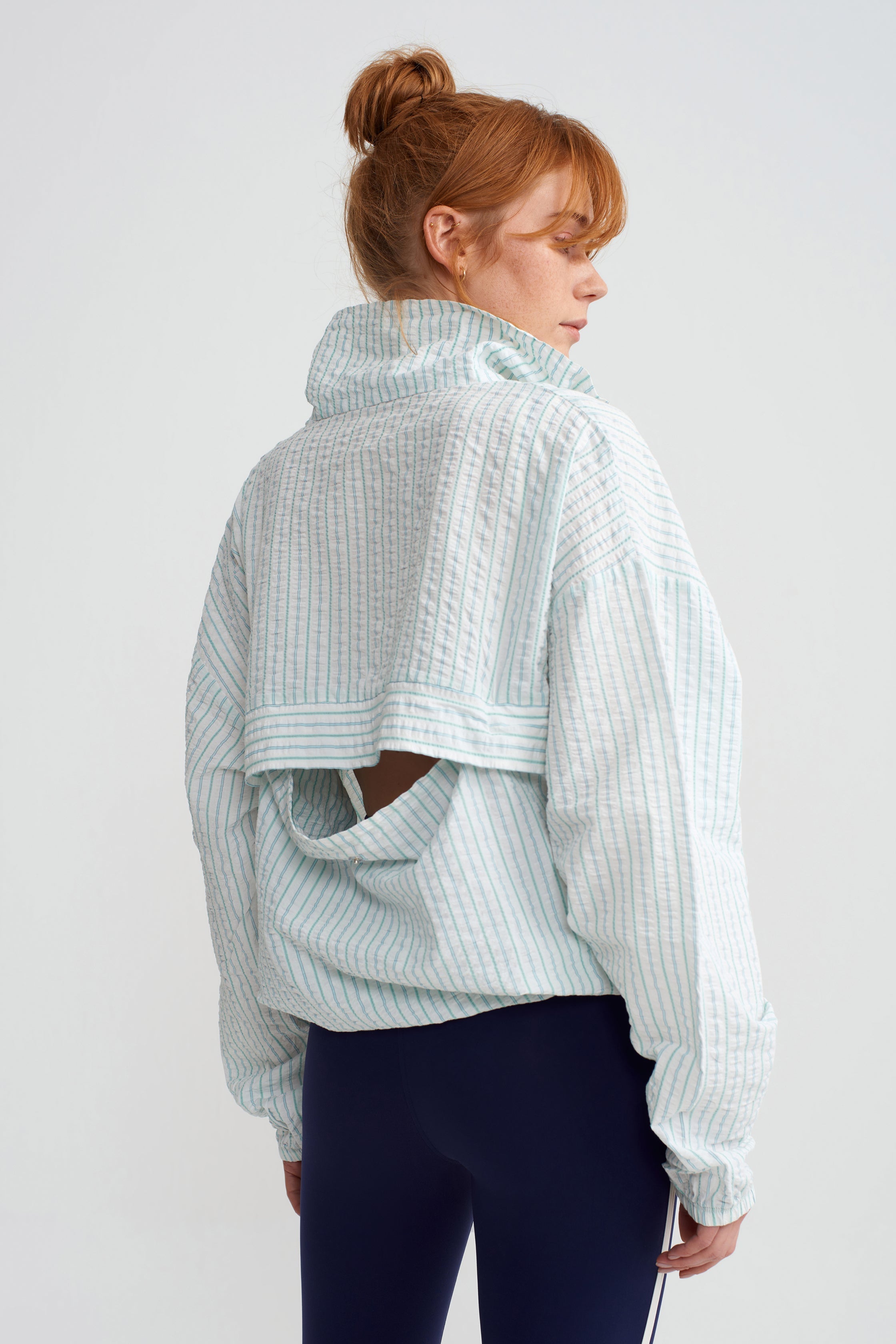 KRINKLE SWEATSHIRT – Seersucker – WHITE STRIPED