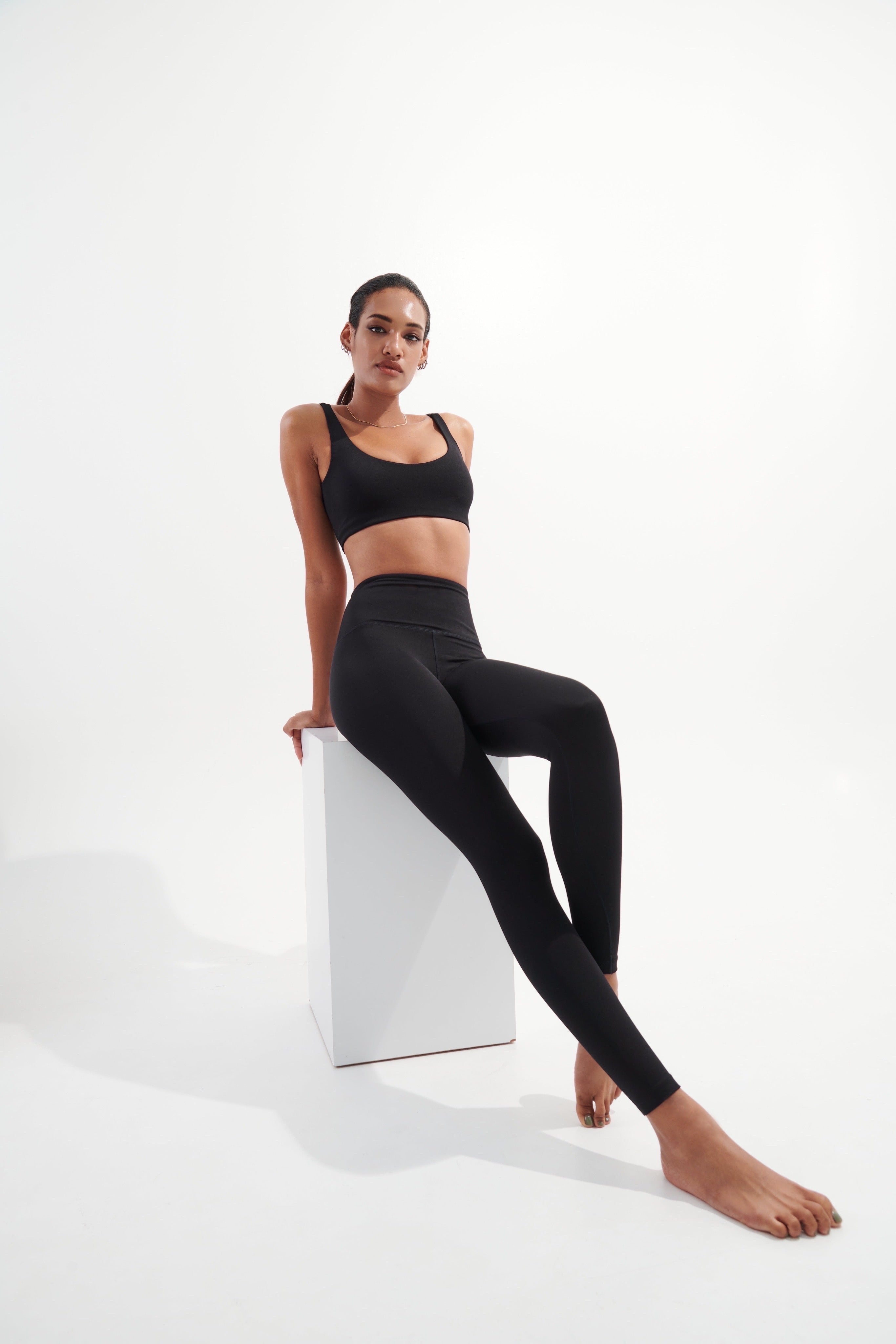 AirRise Scoop Neck Sports Bra - Wine Red