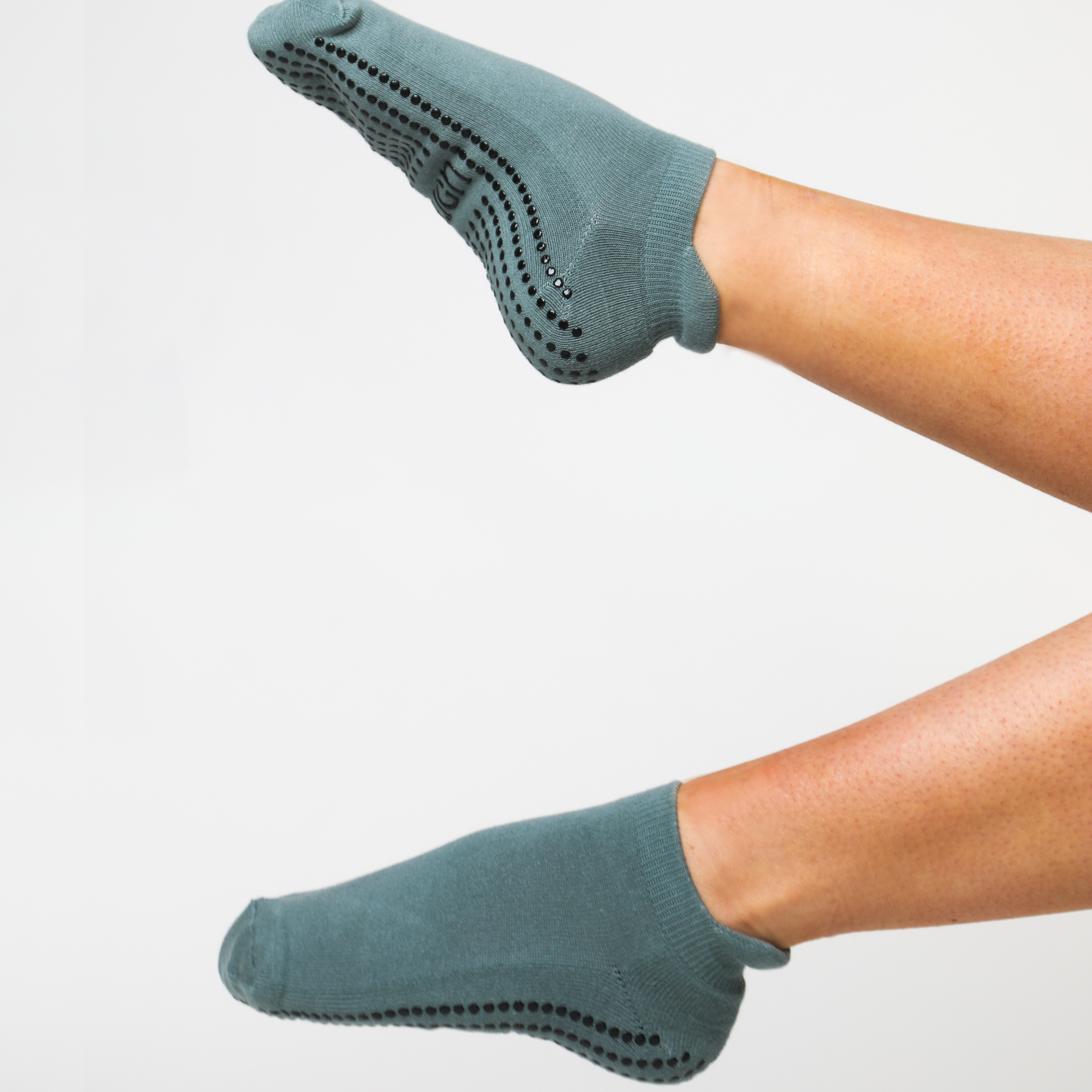 LIGN Unisex Low Rise Grip Socks - Ocean Grey