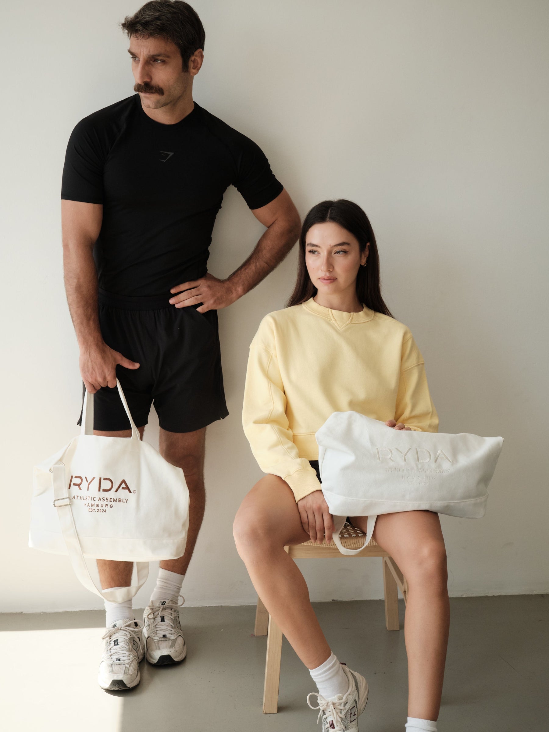 RYDA Essentials Set – Running Vest + Canvas Bag