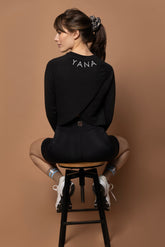 The Long-Sleeved Black