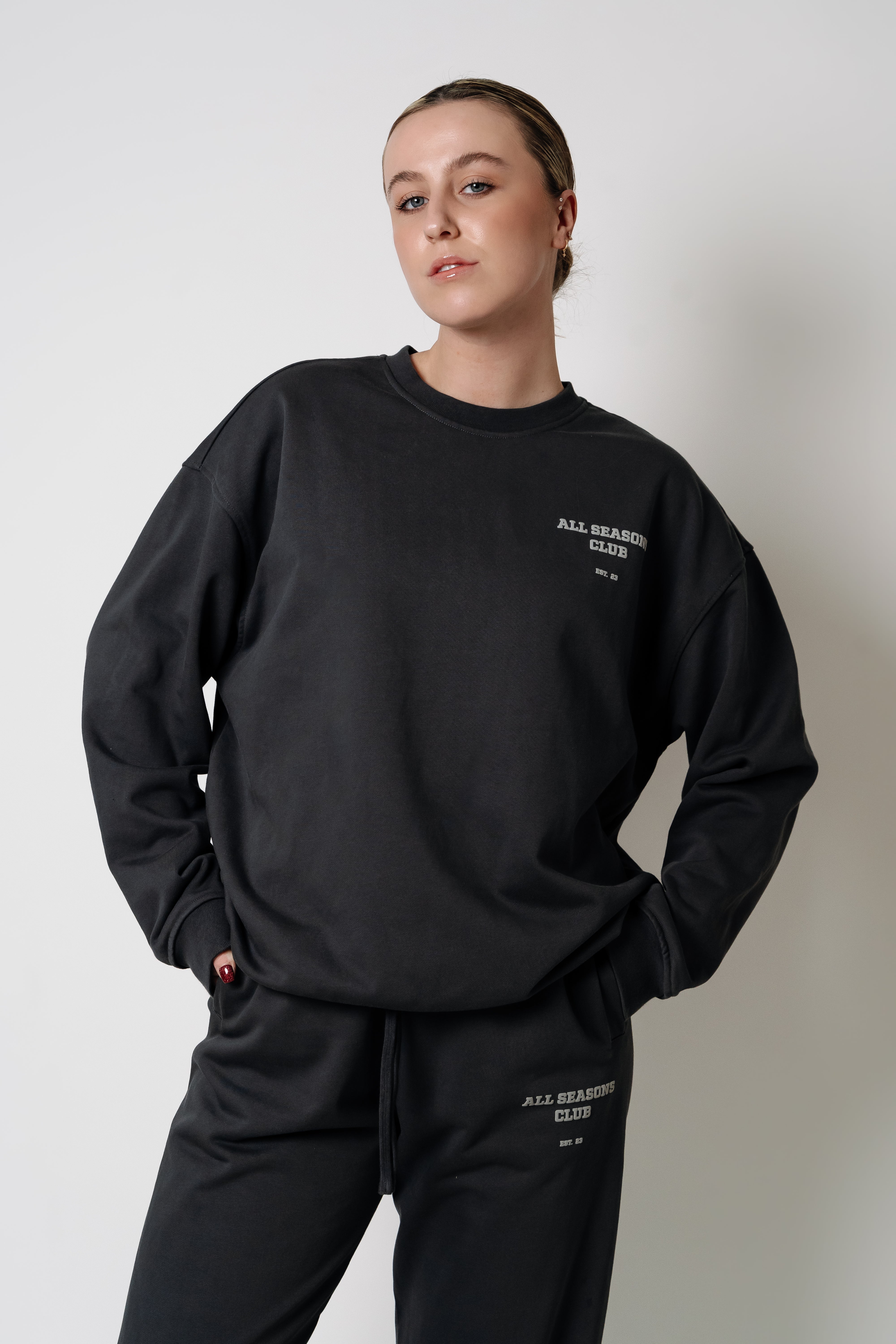 All Seasons Club Sweatshirt Midnight - Avenue Athletica