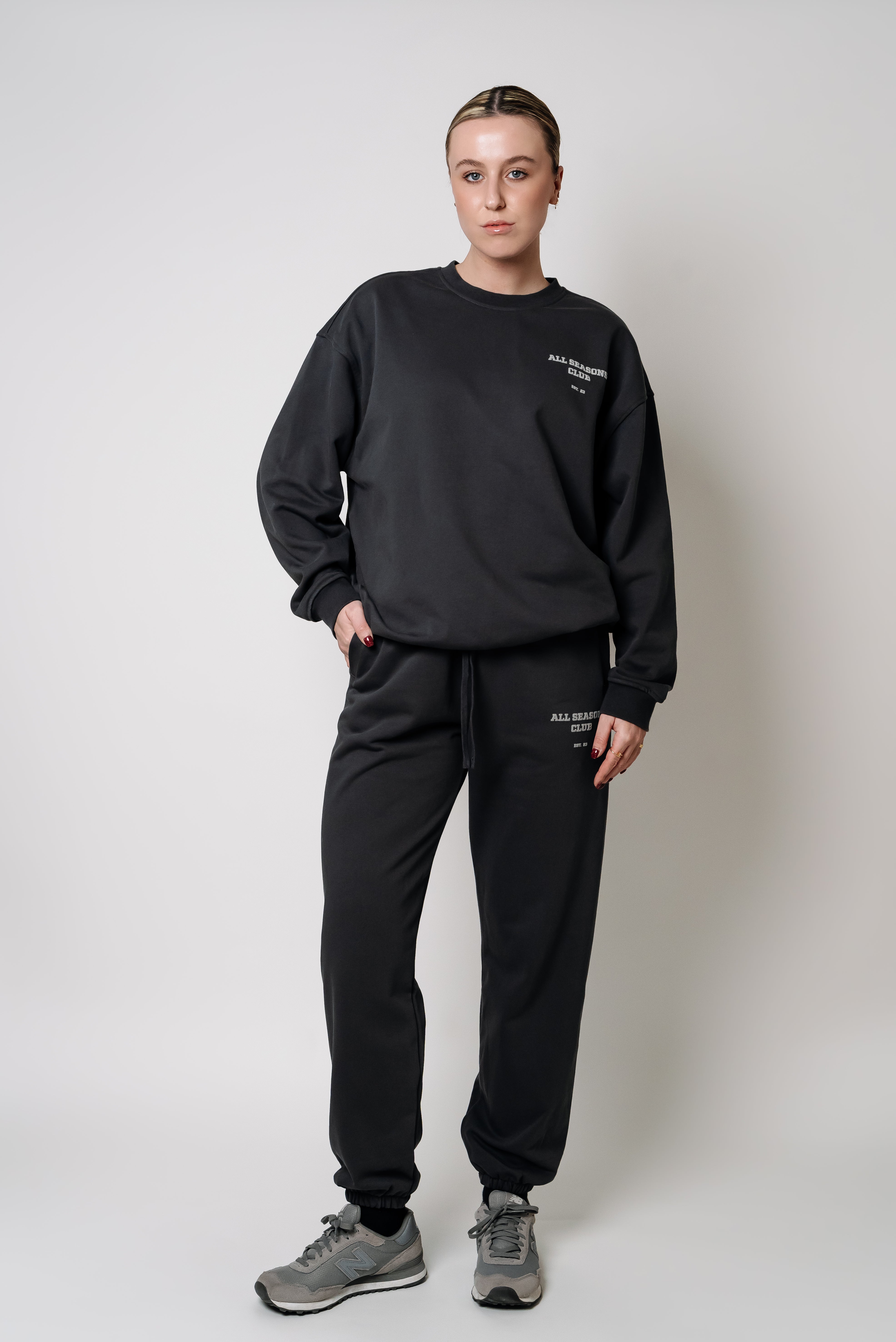 All Seasons Club Sweatshirt Midnight - Avenue Athletica