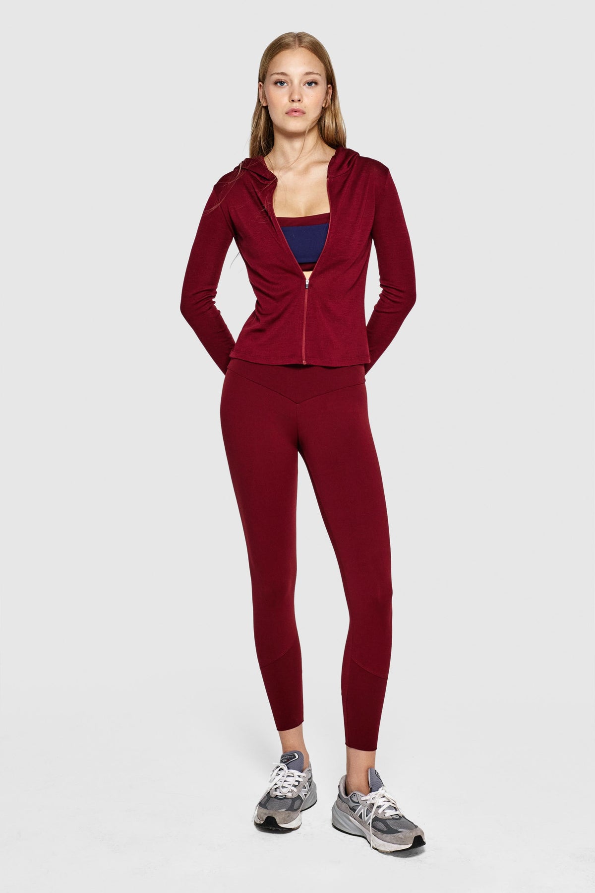 CURVE ZIP-UP MERINO HOODIE - MERLOT