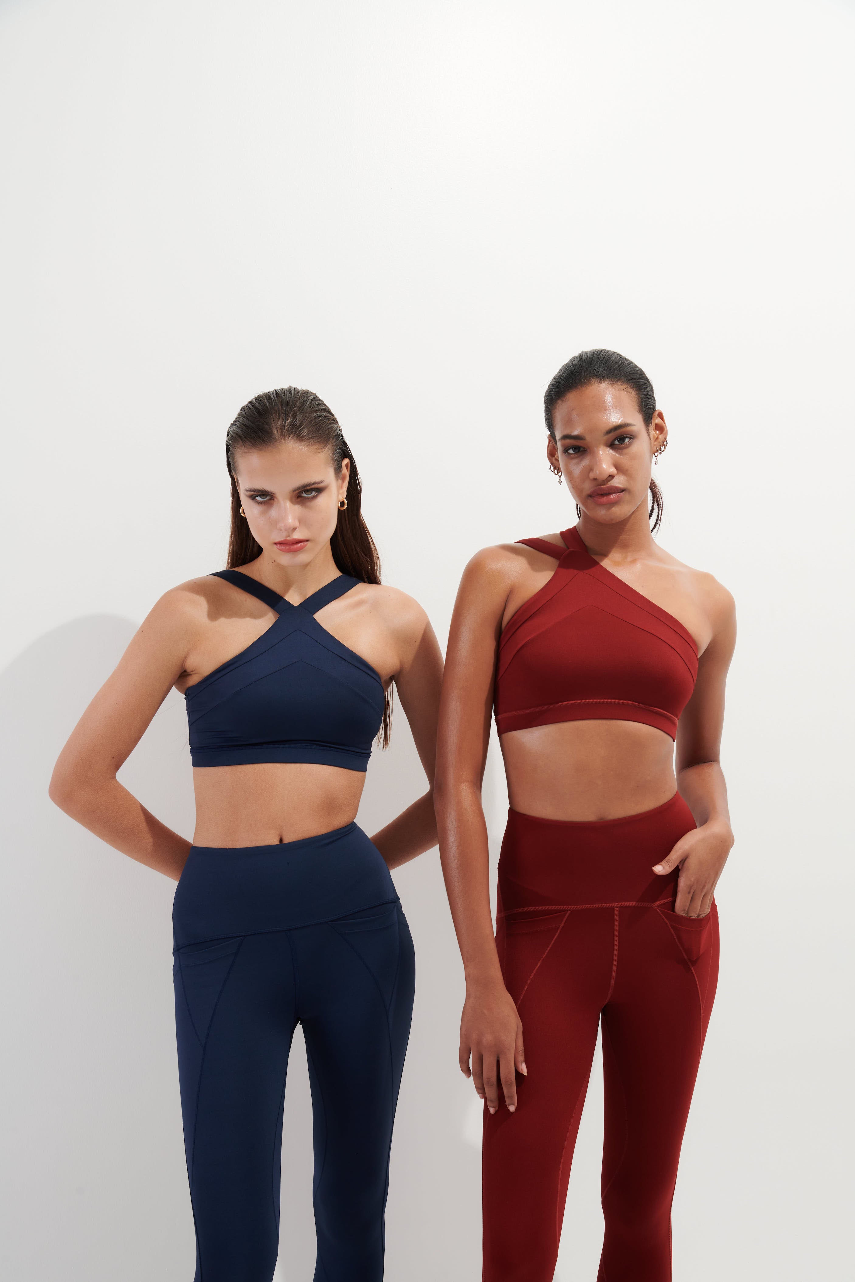 AirRise Convertible v Neck Sports Bra - Wine Red