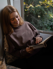 Cognac Girlfriend Sweatshirt