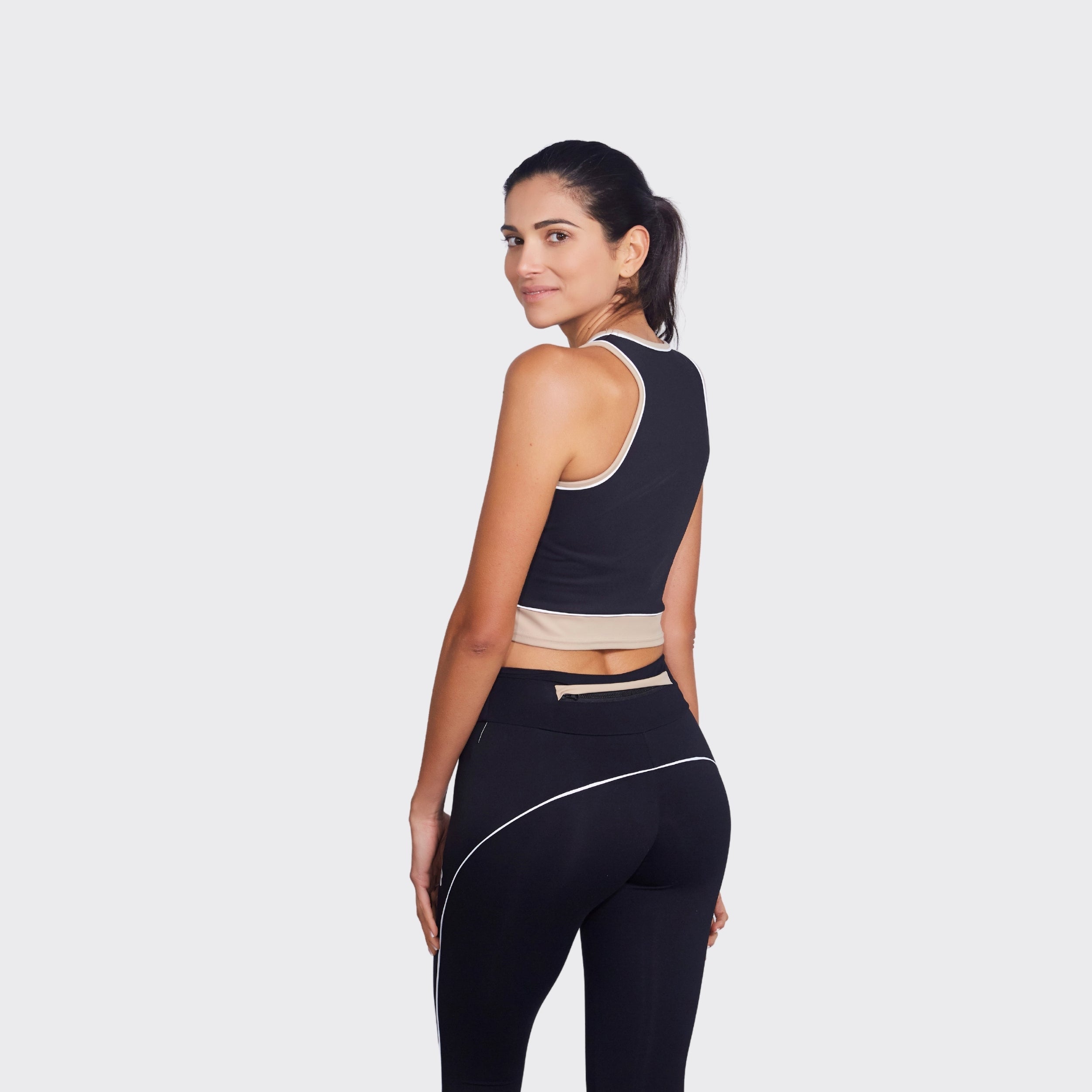 Top Isis Black