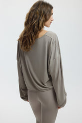 STUDIO LONGSLEEVE TOP - PEBBLE