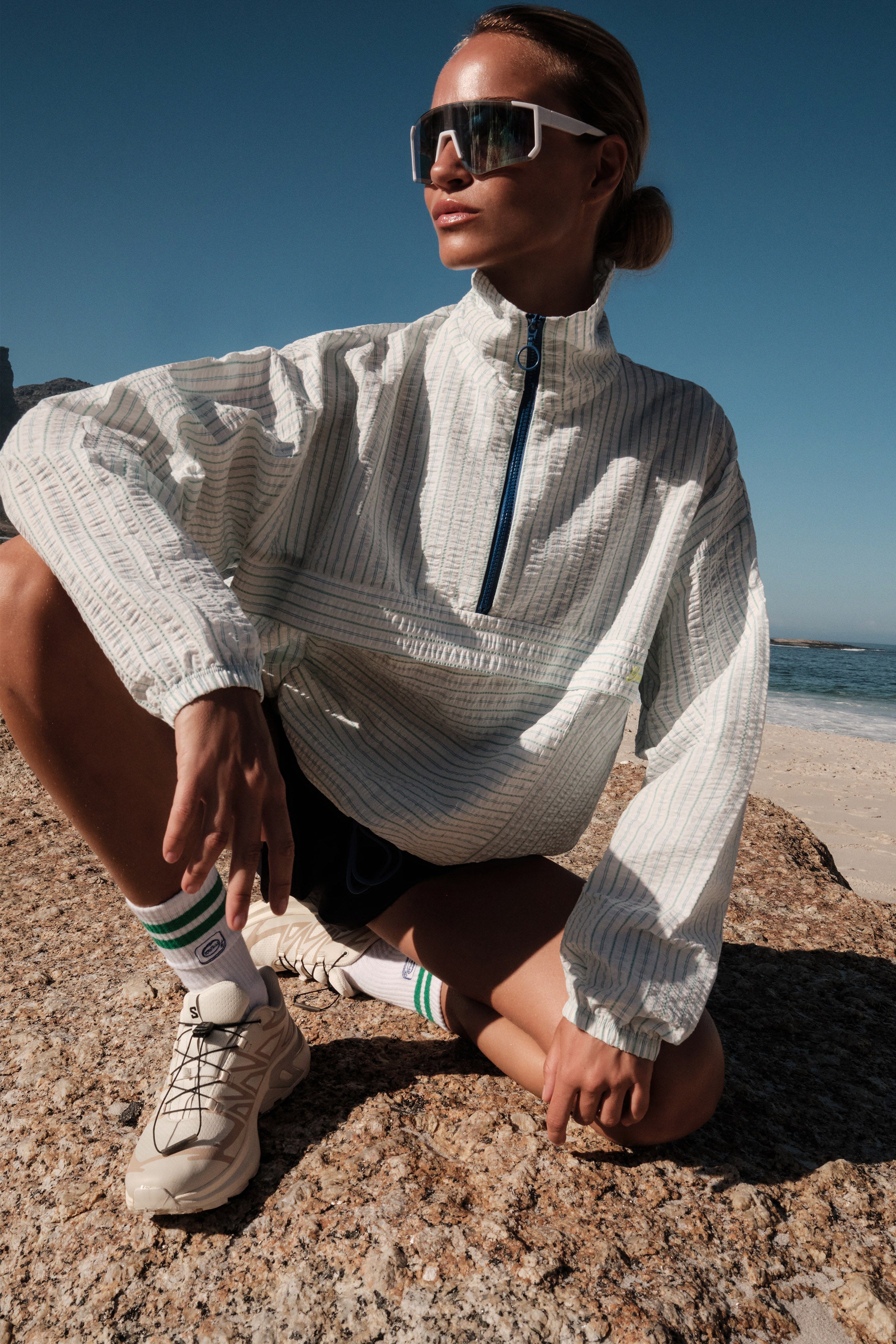 KRINKLE SWEATSHIRT – Seersucker – WHITE STRIPED