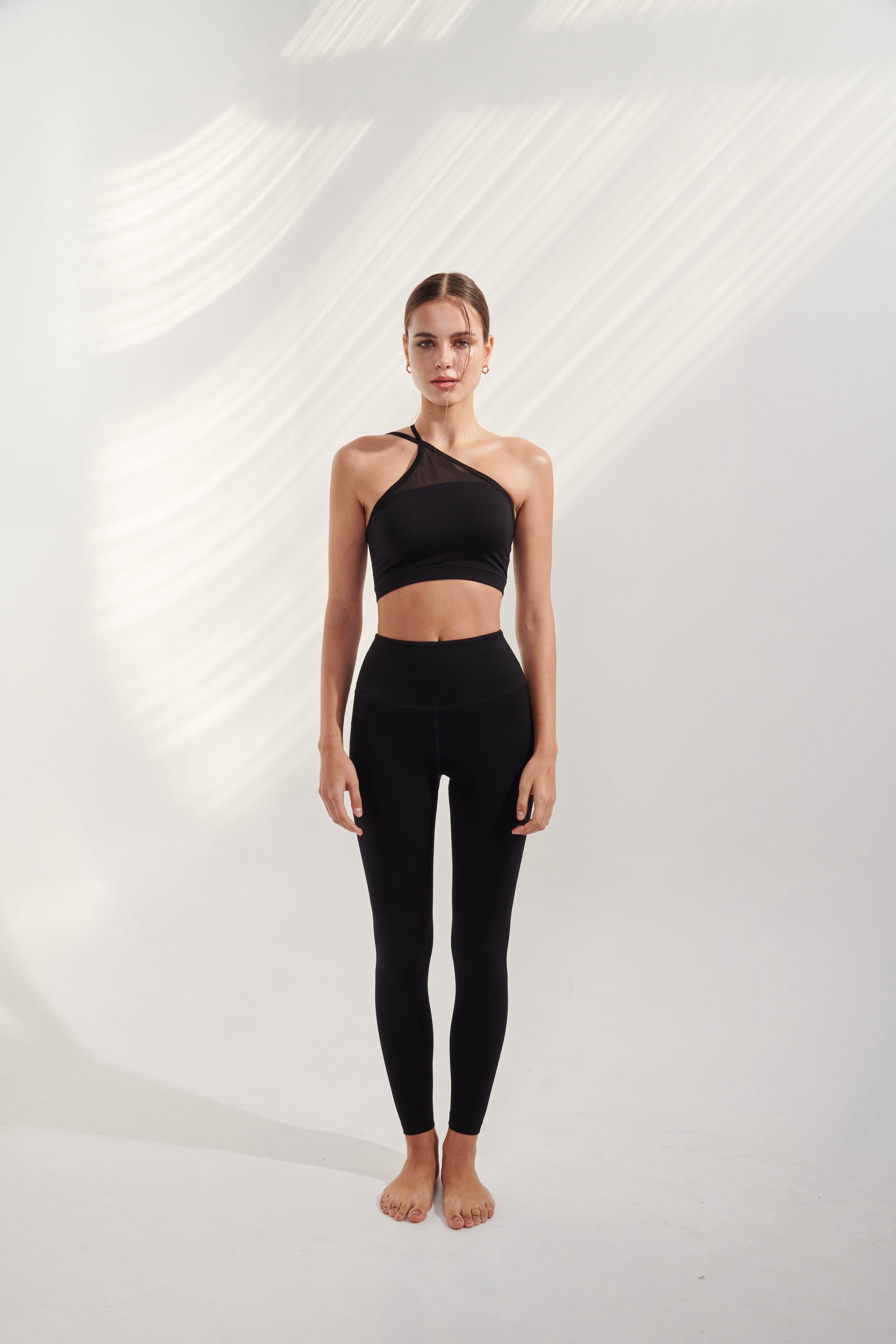 AirRise Mesh Convertible Neck Sports Bra - Black