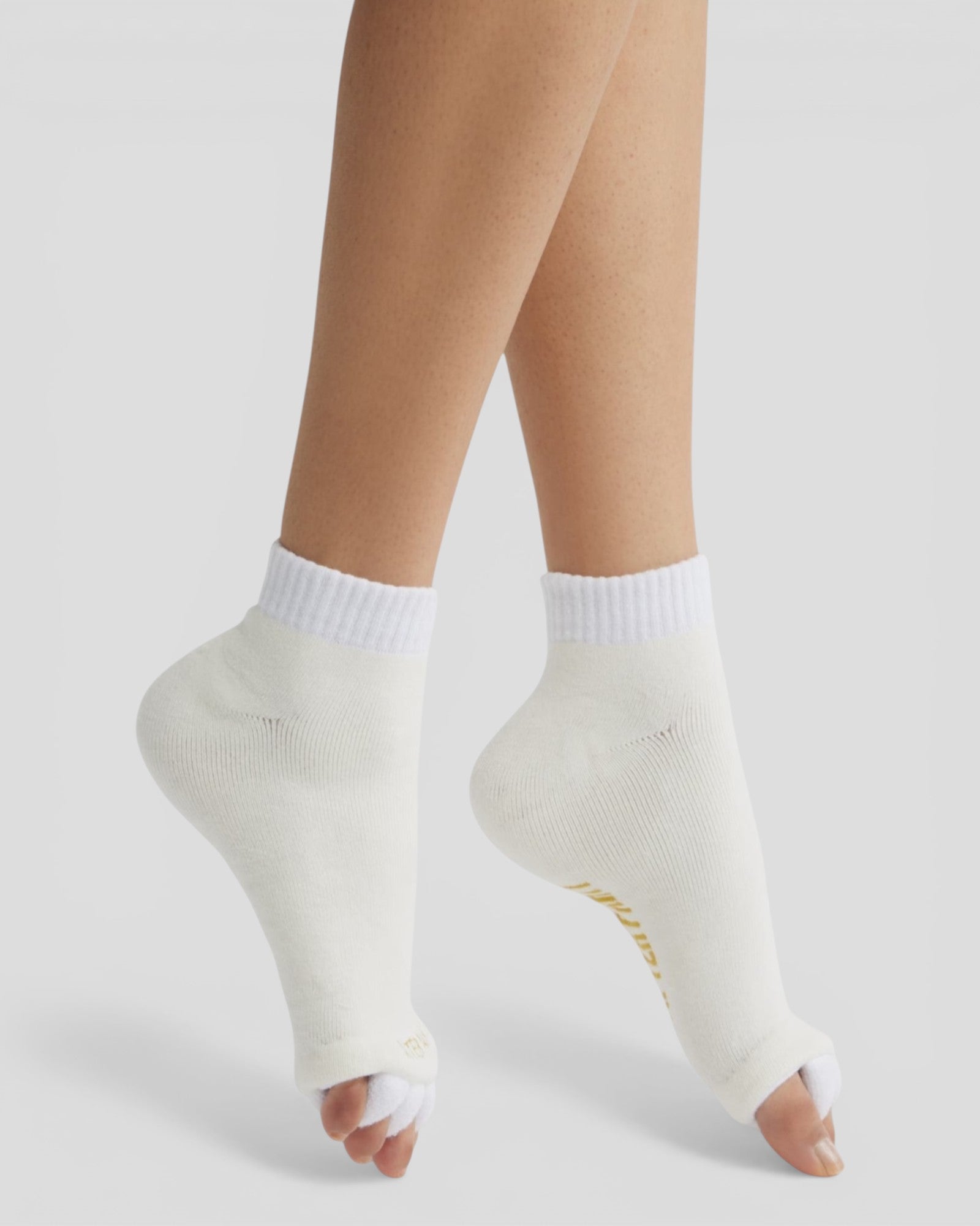 The After Party Foot Relief Socks - Coconut Creme