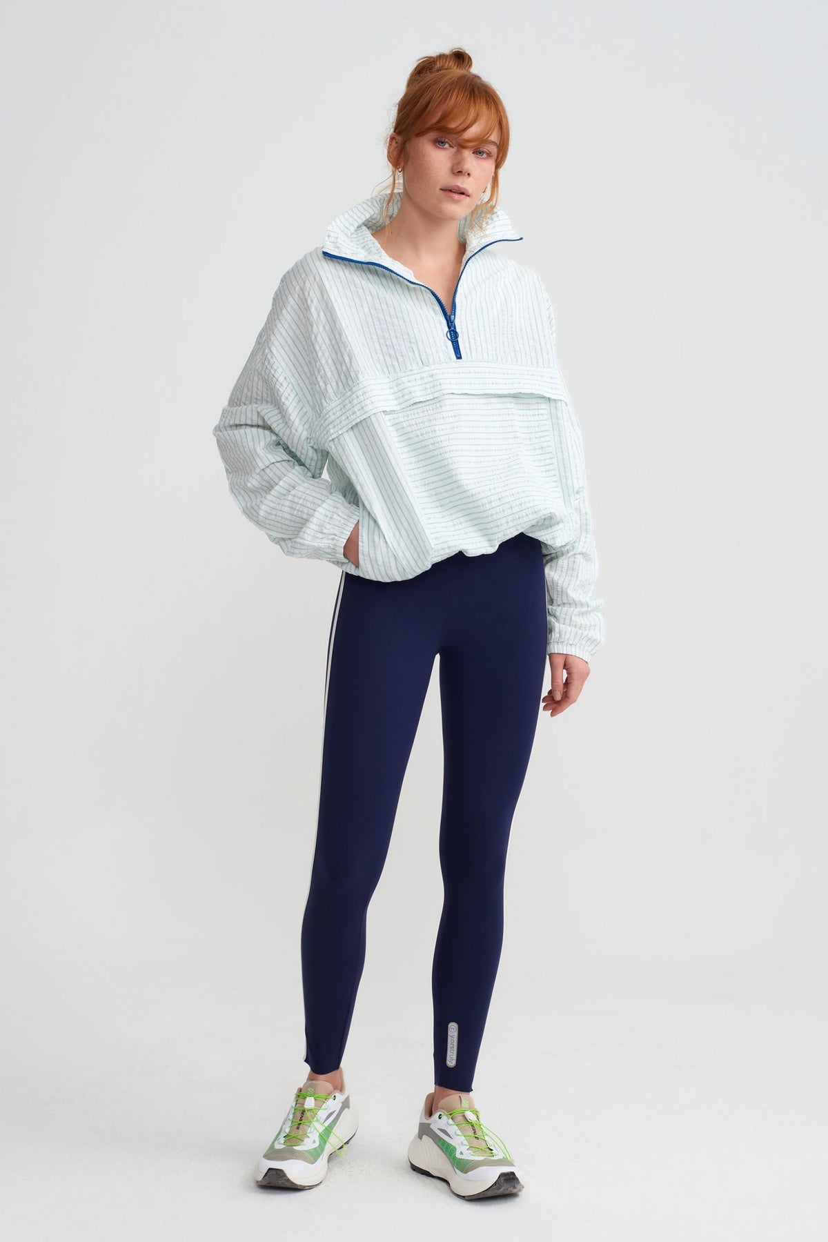 KRINKLE SWEATSHIRT – Seersucker – WHITE STRIPED