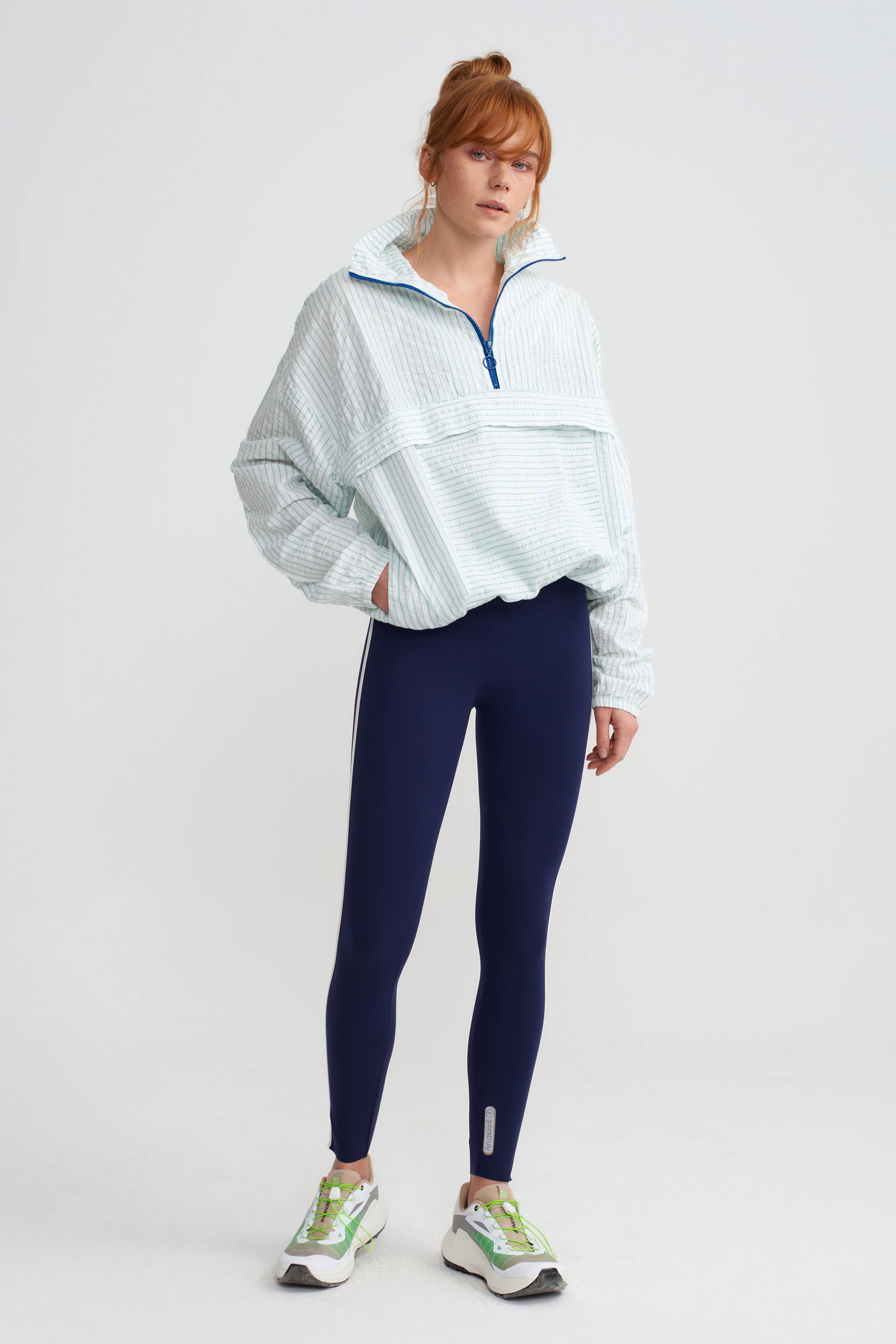 KRINKLE SWEATSHIRT – Seersucker – WHITE STRIPED