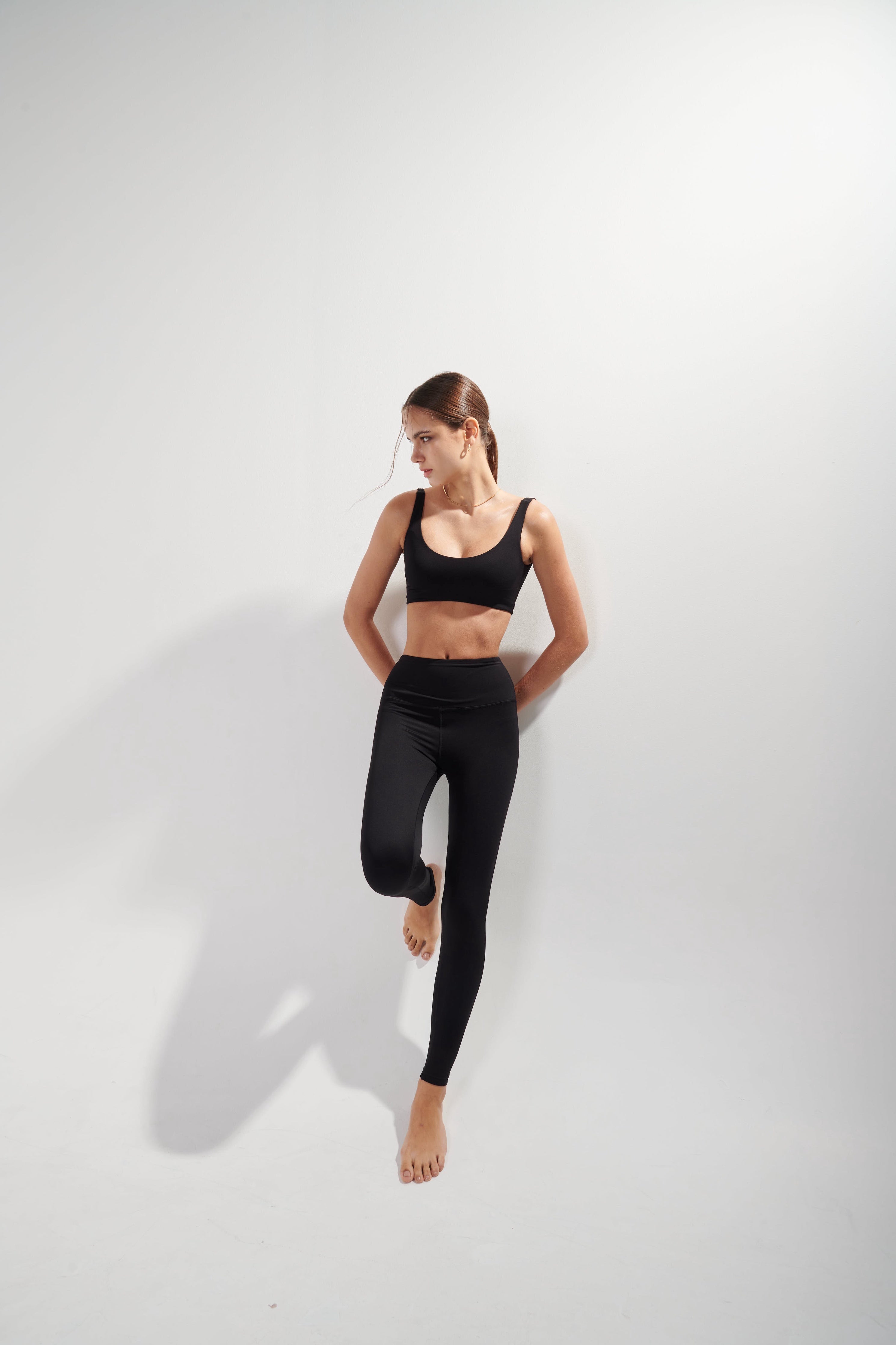 AirRise Scoop Neck Sports Bra - Wine Red