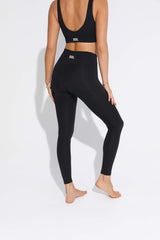 Classic v Leggings in Black