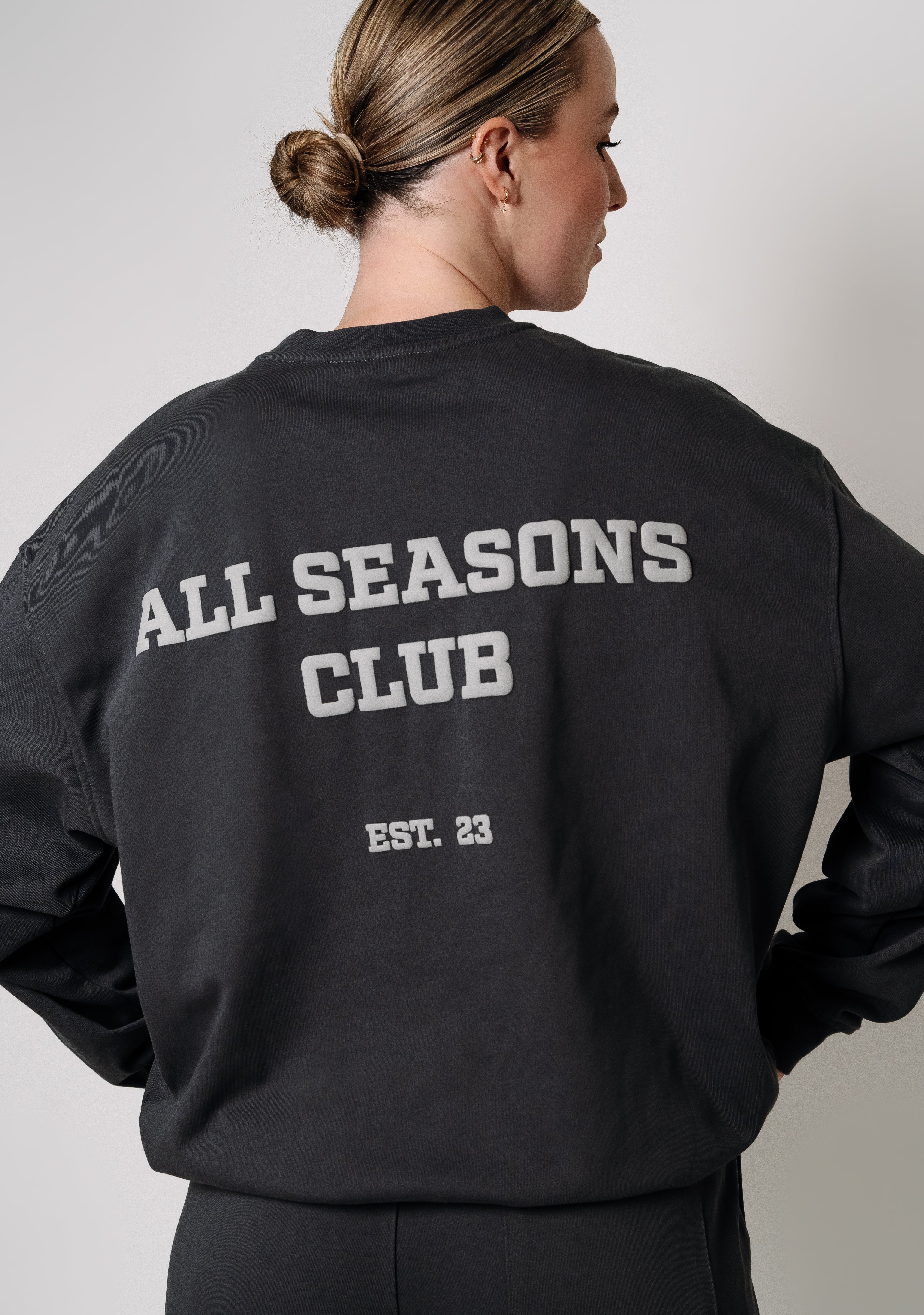 All Seasons Club Sweatshirt Midnight - Avenue Athletica