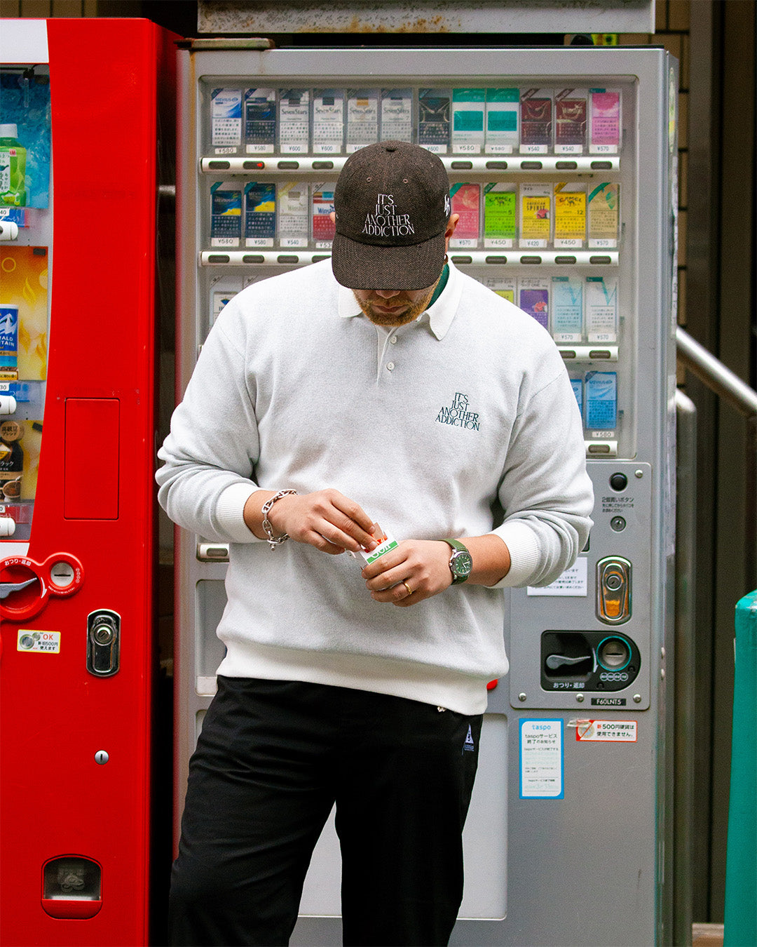 THE LOST BALLS X 3 PUTT ROUND ADDICTION KNITTED POLO - GREY