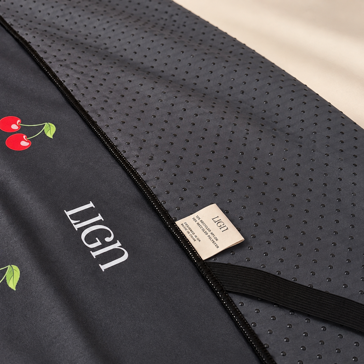 LIGN Cherry Non-Slip Grip Towel
