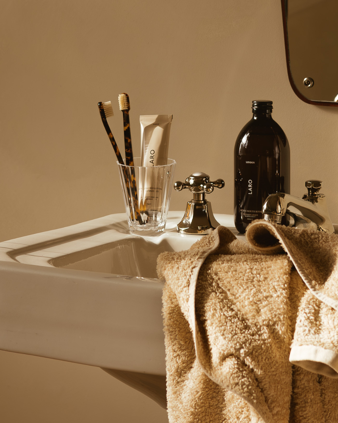 Laro X Koh-I-Noor Signature Toothbrush