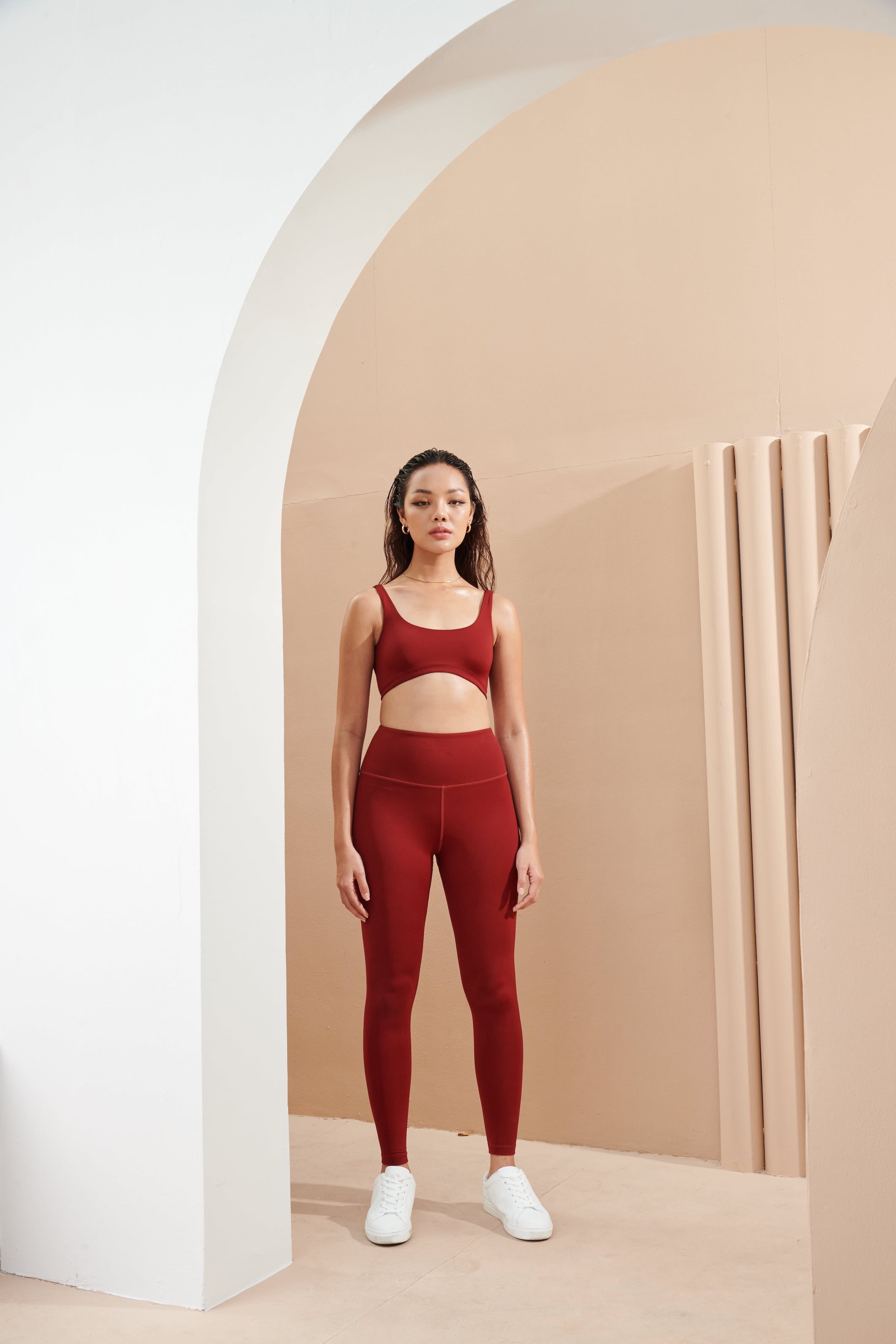 AirRise Scoop Neck Sports Bra - Black
