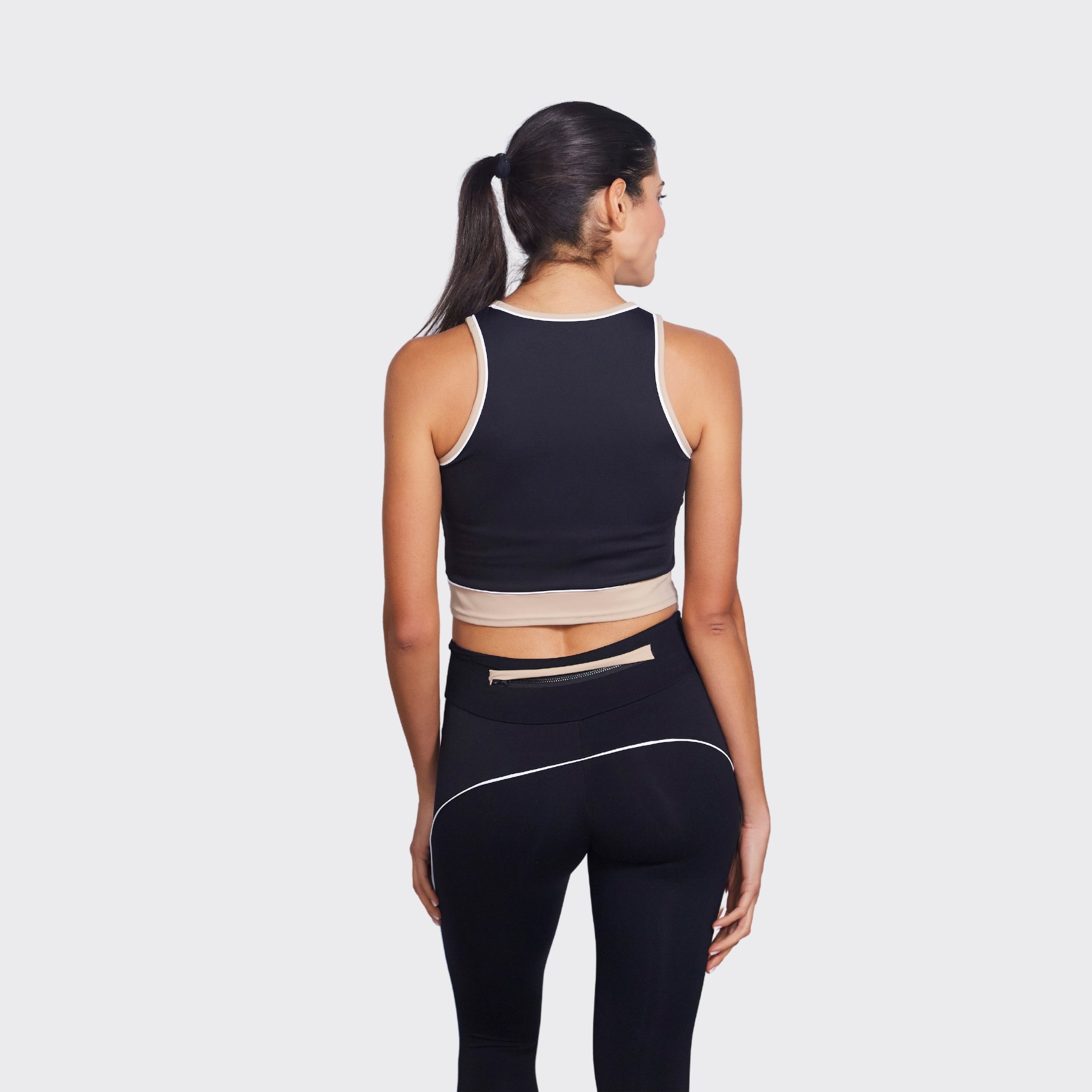 Top Isis Black
