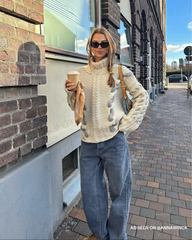 Barbora: White Wool Turtleneck