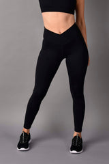 High Rise Matte Luxe Crossover 7/8 Legging in Black