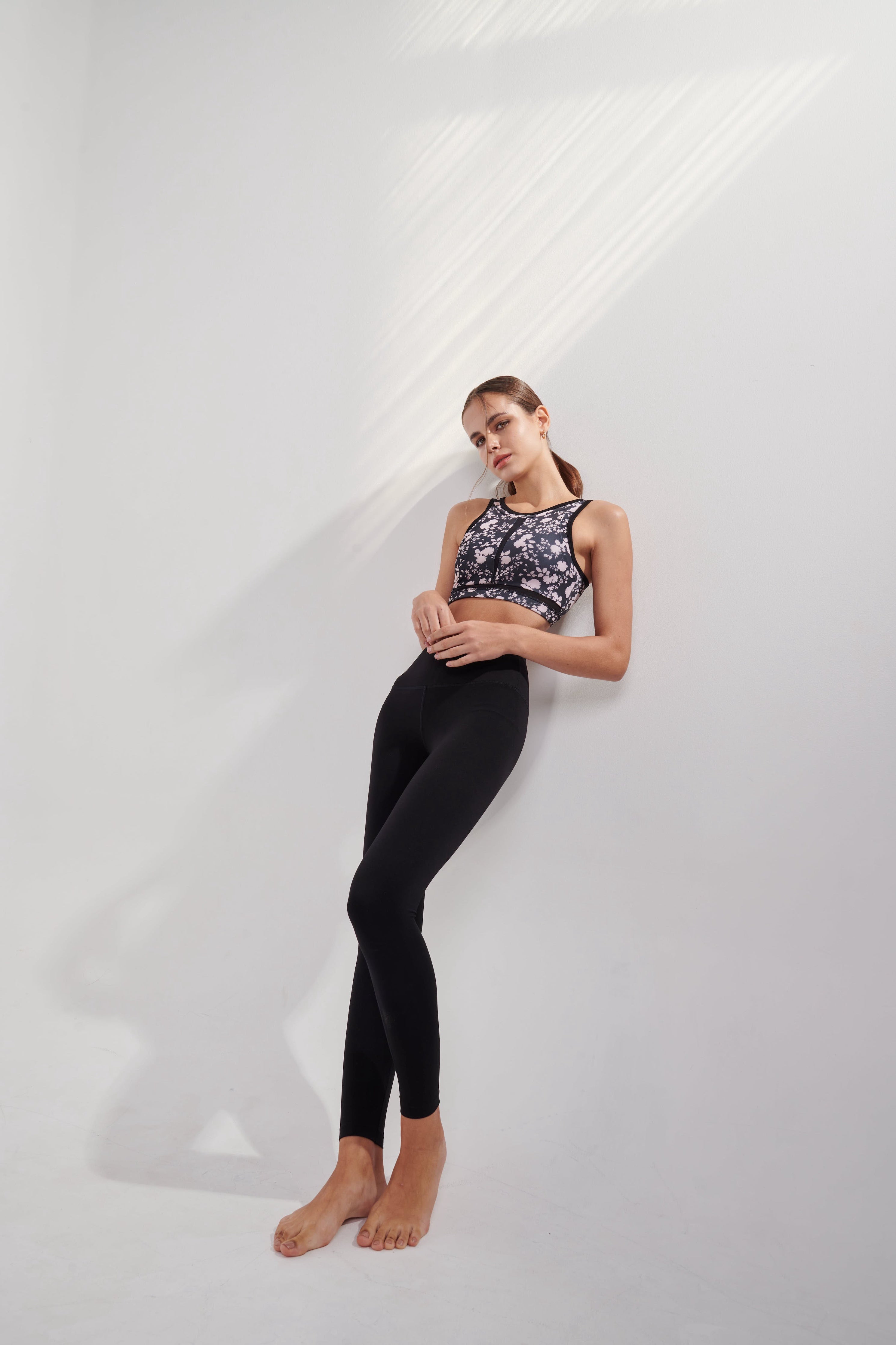 AirRise High Neck Longline Sports Bra - Black