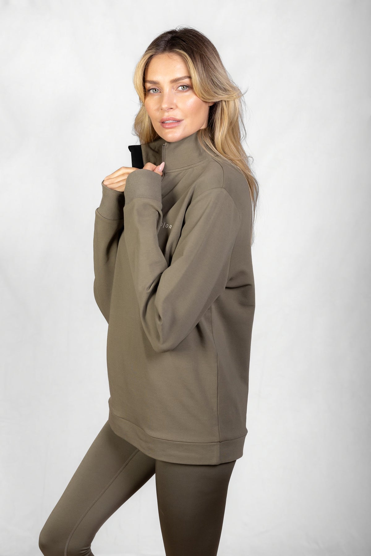 Women's Aura 1/4 Zip Sweatshirt